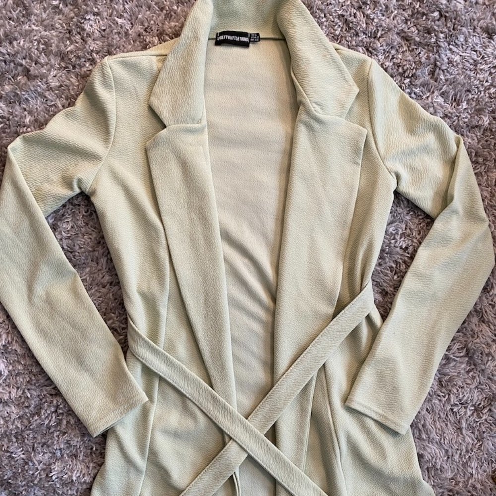 Women's Sweater with Tie